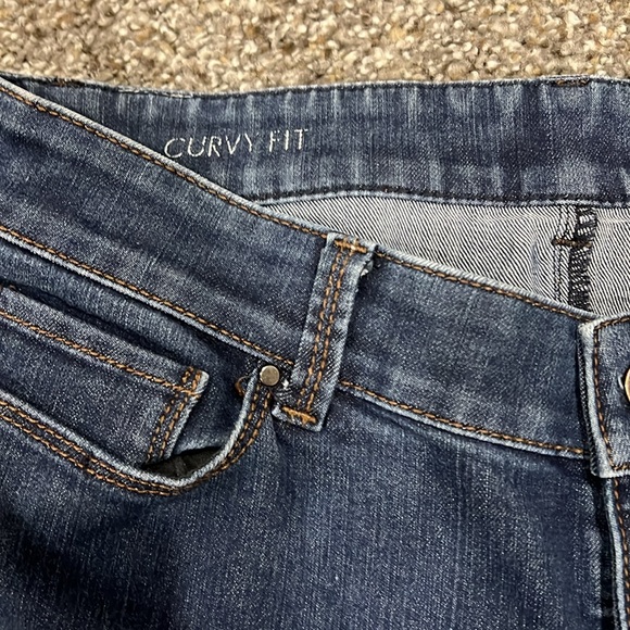 Curvy Fit Jeans - Picture 4 of 6